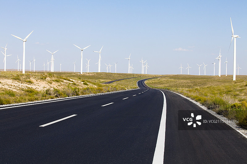 甘肃省公路和风力发电机图片素材