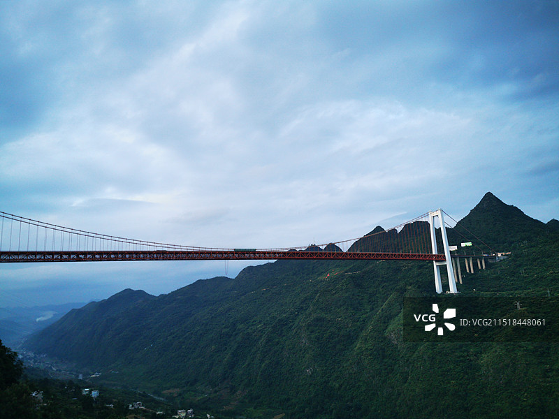 清晨的贵州坝陵河大桥图片素材