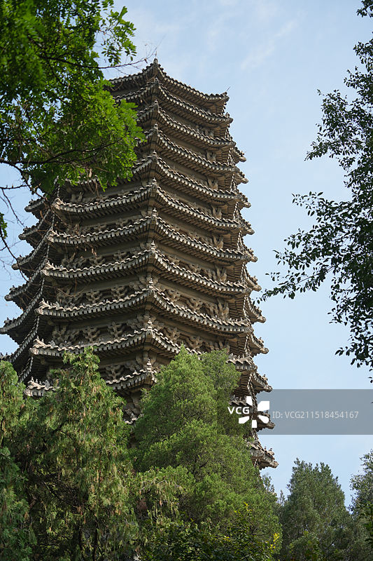 北京大学博雅塔，未名湖畔，密檐砖塔样式图片素材