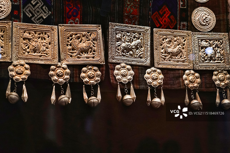 少数民族苗族银饰特写图片素材