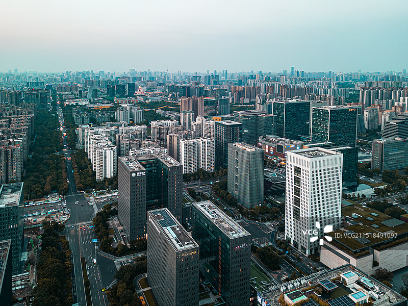 成都高新华灯初上图片素材