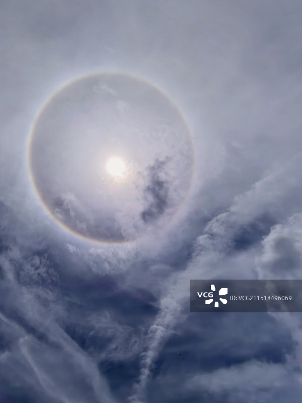 梦幻般的日晕图片素材