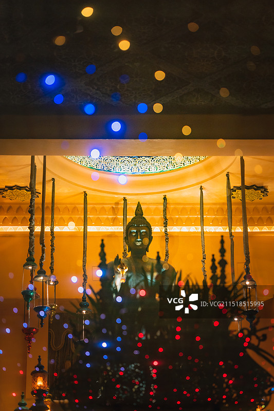 佛像倒影图片素材