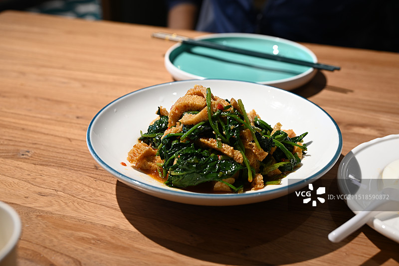 新疆美食 酸奶粽子 面肺子 串串 馕图片素材