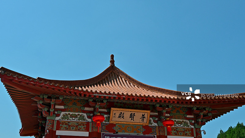江苏徐州宝莲寺普贤殿，香火祈福图片素材