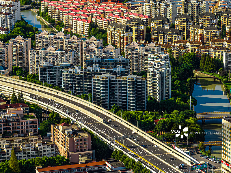 高架路穿越拥挤城市 上海中环路高架 融都金桥园 马家浜 上海浦东城市图鉴 金杨新村街道图片素材