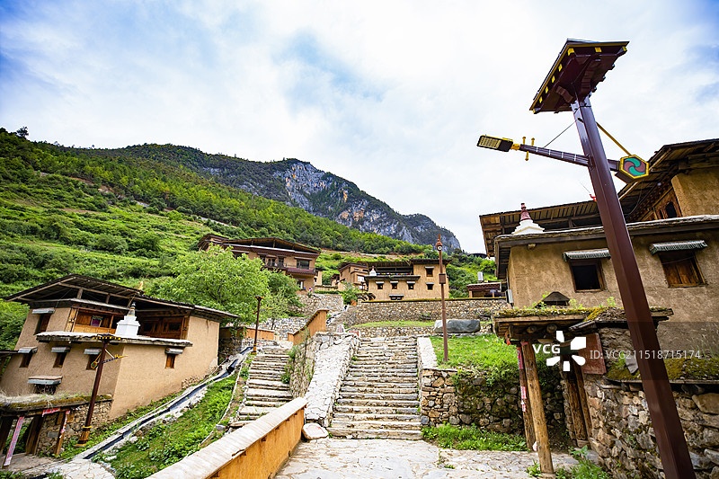 云南迪庆香格里拉巴拉格宗巴拉村图片素材