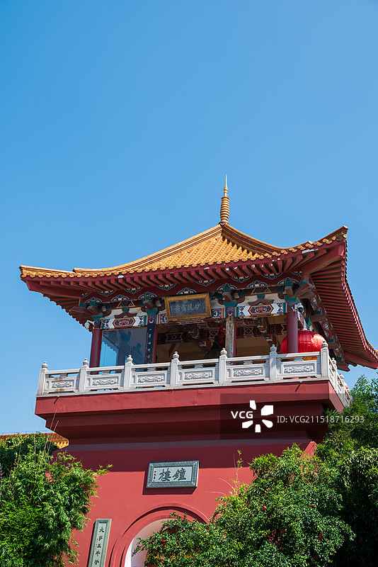 江苏徐州宝莲寺钟楼鼓楼，香火祈福图片素材