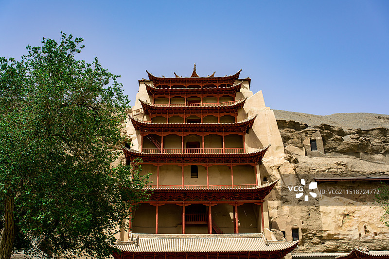 世界遗产著名历史古迹敦煌莫高窟九层楼特写图片素材