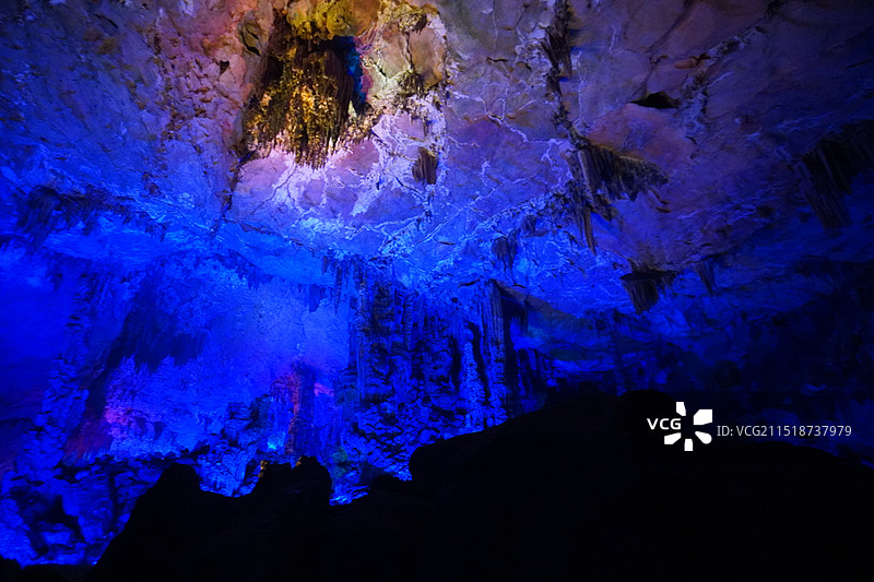 桂林芦笛岩国宾洞喀斯特地貌地下景观图片素材