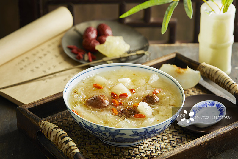 传统中式甜品小吊梨汤图片素材
