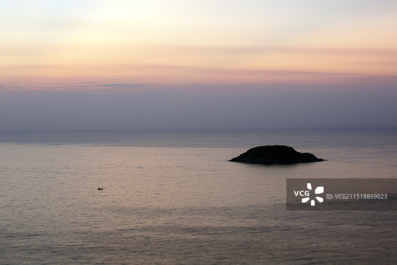 广东惠州市惠东县双月湾（虹海湾）海上晨光景观图片素材