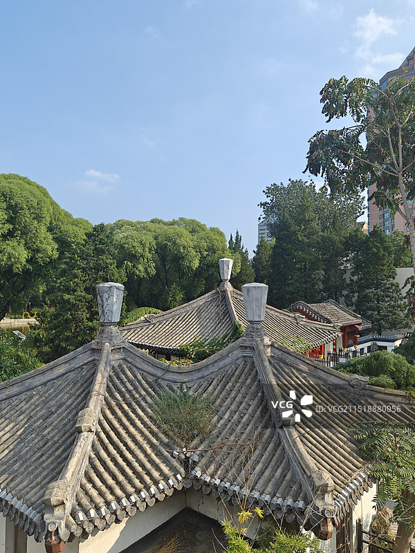 中式灰瓦屋顶天空图片素材