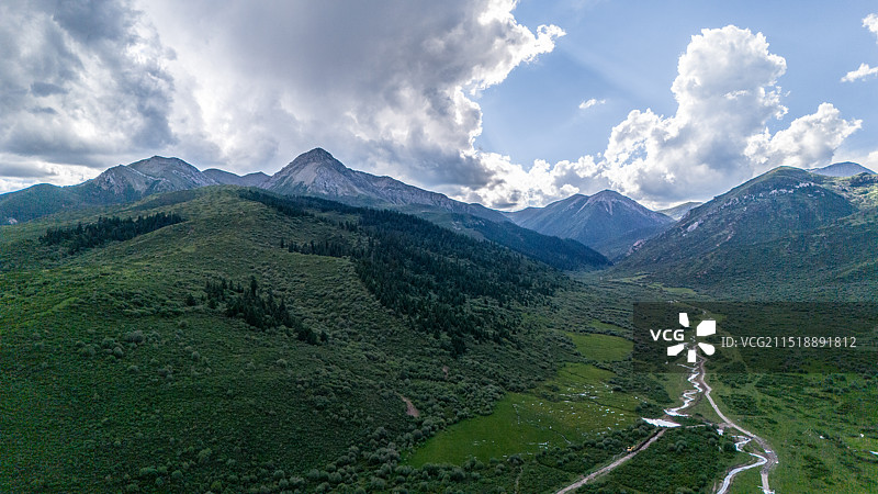 岷江源远眺雪宝顶图片素材