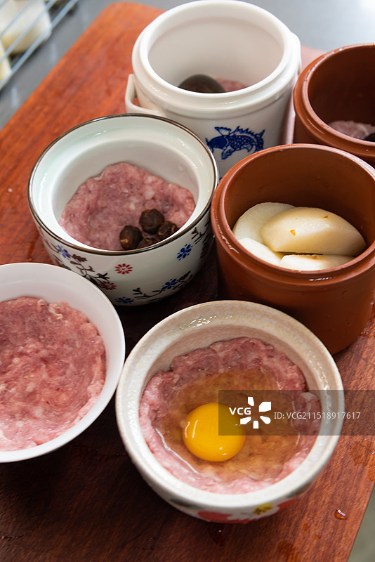 江西南昌小吃瓦罐汤 肉饼汤图片素材