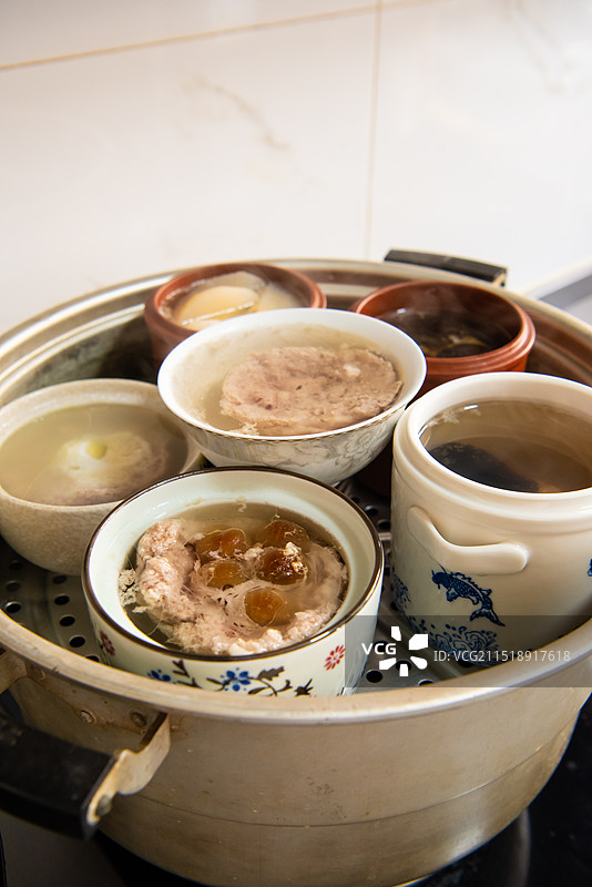 江西南昌小吃瓦罐汤 肉饼汤图片素材