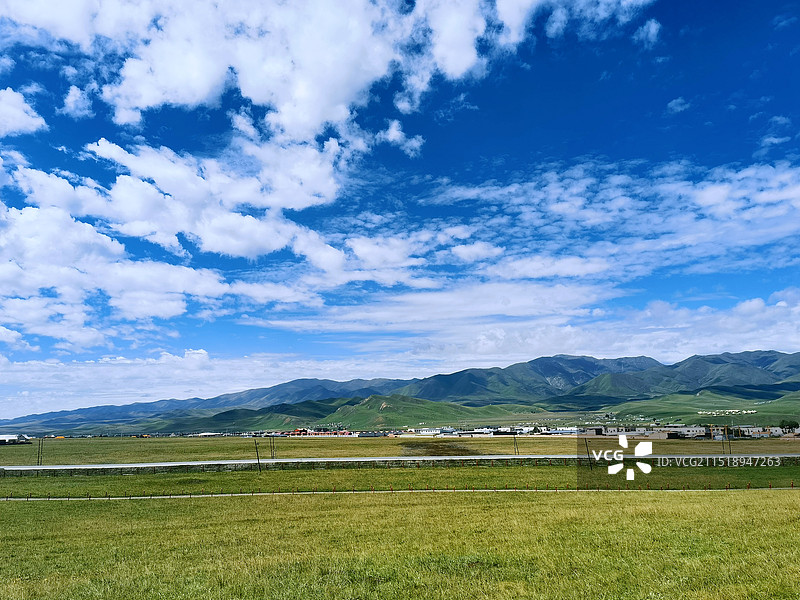 甘肃省甘南藏族自治州夏河县桑科草原风景区美景图片素材