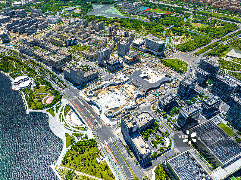 16号线滴水湖地铁站 滴水湖广场 航拍上海临港新城 平地兴产 滩涂造城 城市建筑图鉴图片素材