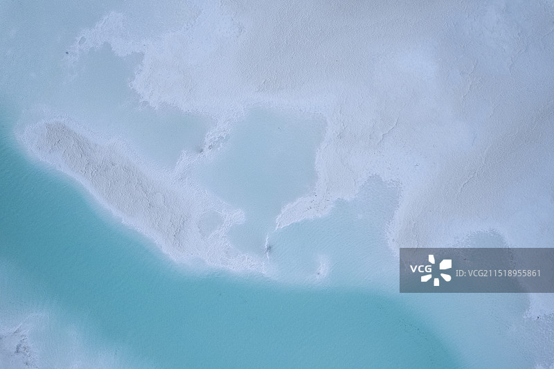 航拍青海东西台吉乃尔湖图片素材