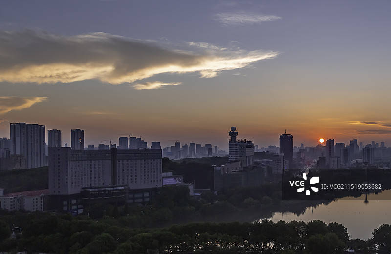 一条云彩--武汉图片素材