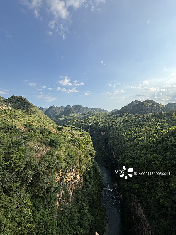 峡谷瀑布图片素材