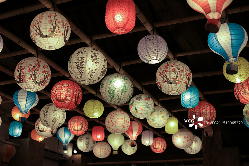 山东济南章丘明水古城花灯铺传统花灯图片素材