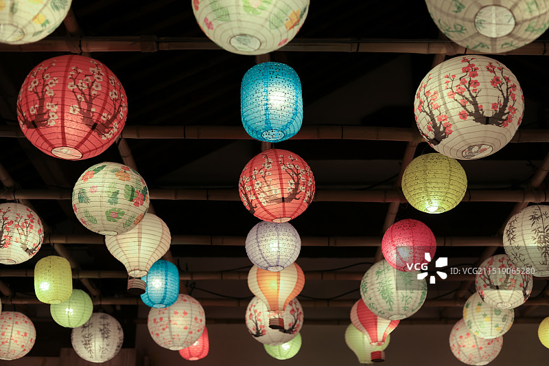 山东济南章丘明水古城花灯铺传统花灯图片素材