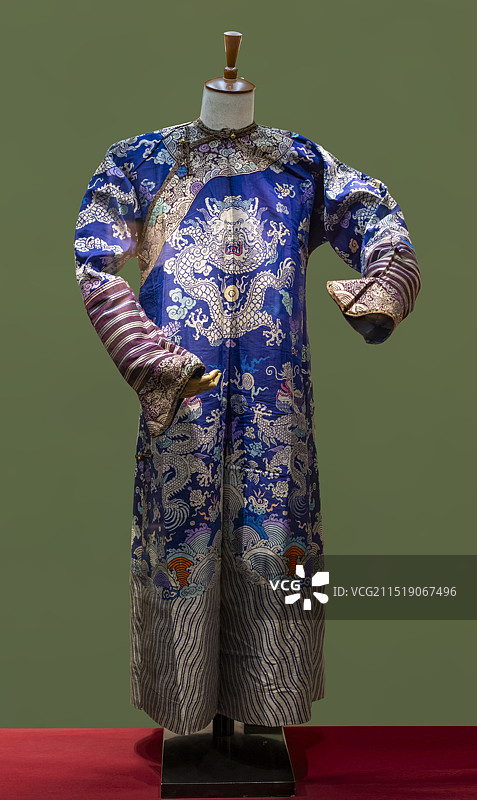 缎八蟒五爪龙袍 清 福建博物院图片素材