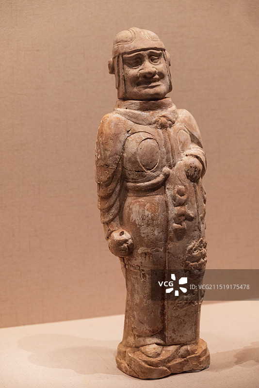 江苏徐州博物馆历史文物展品 北朝 陶 明光铠武士俑图片素材