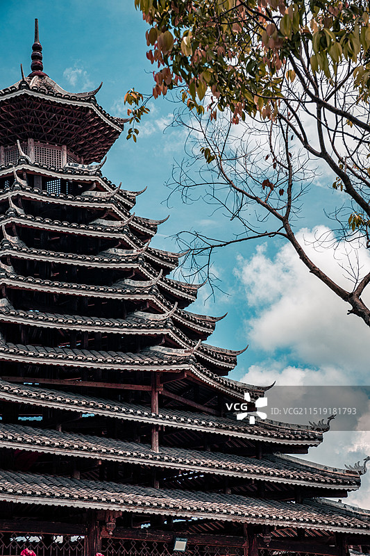 广西桂林市阳朔佑子湾侗族村寨民族风情建筑图片素材