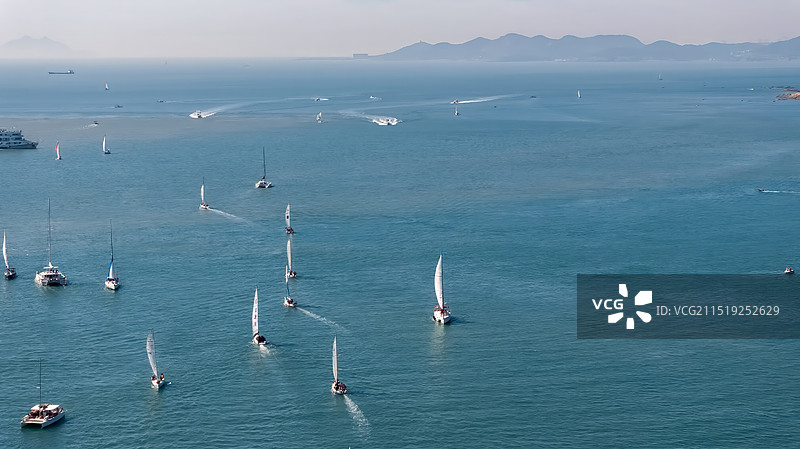 青岛大海帆船旅游航拍图片素材