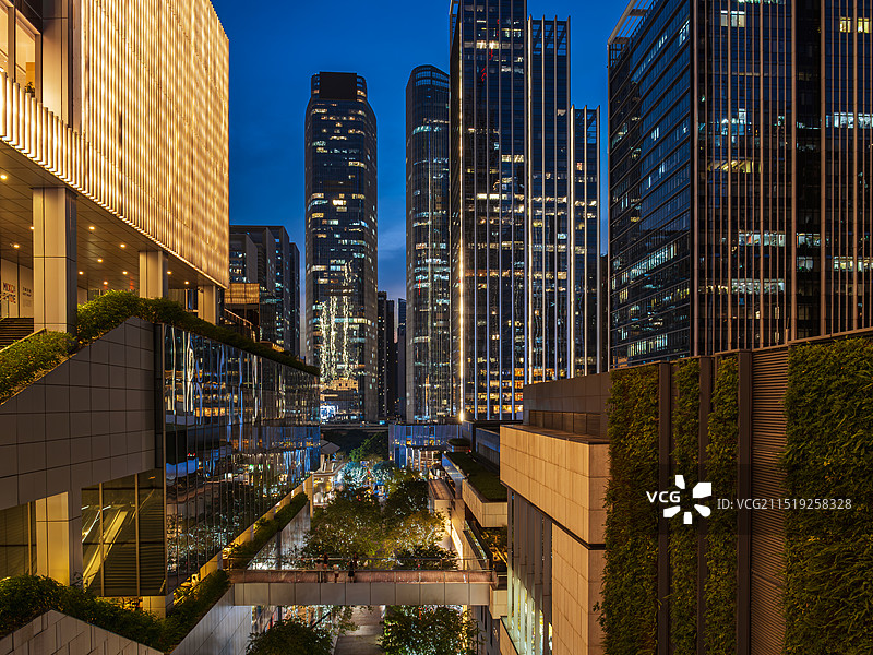 深圳南山科技园繁华都市蓝调时刻夜景图片素材