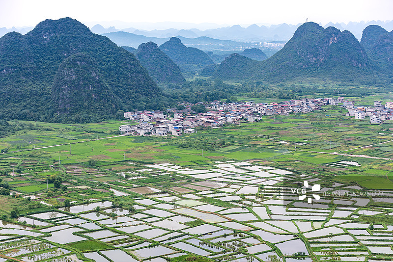 广西桂林会仙镇玻璃田图片素材
