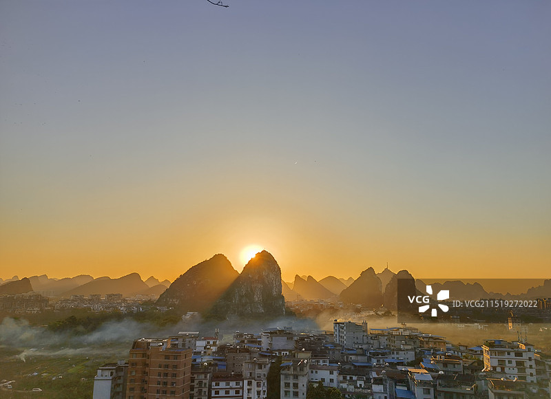 桂林穿山公园夕阳落日图片素材