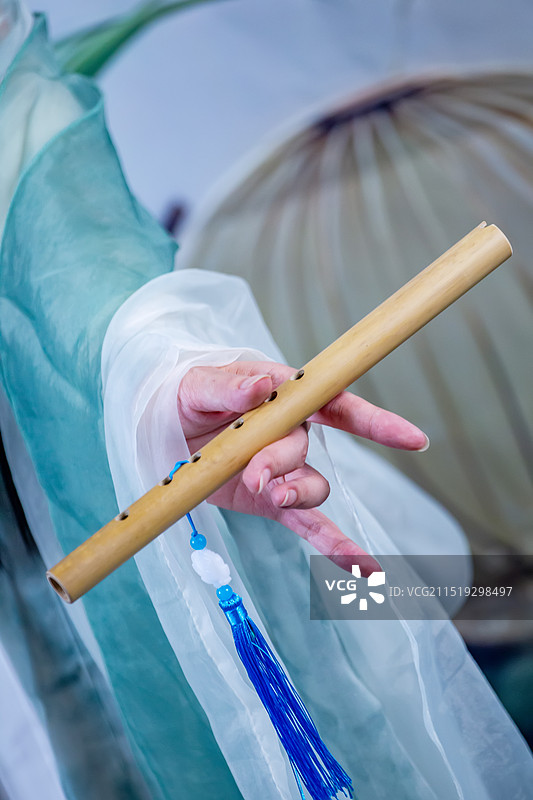 四川省绵阳市吹奏笛子，表演，竹笛，竖笛图片素材