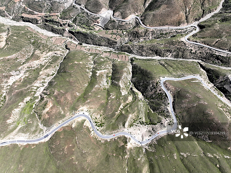 西藏拉萨市曲水县，川藏中线G349国道风光图片素材