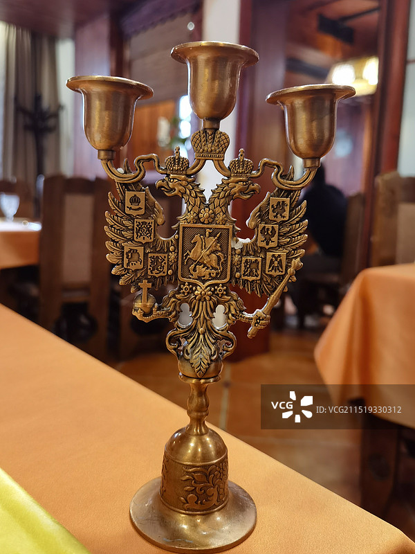 双头鹰俄式金属3头烛台图片素材