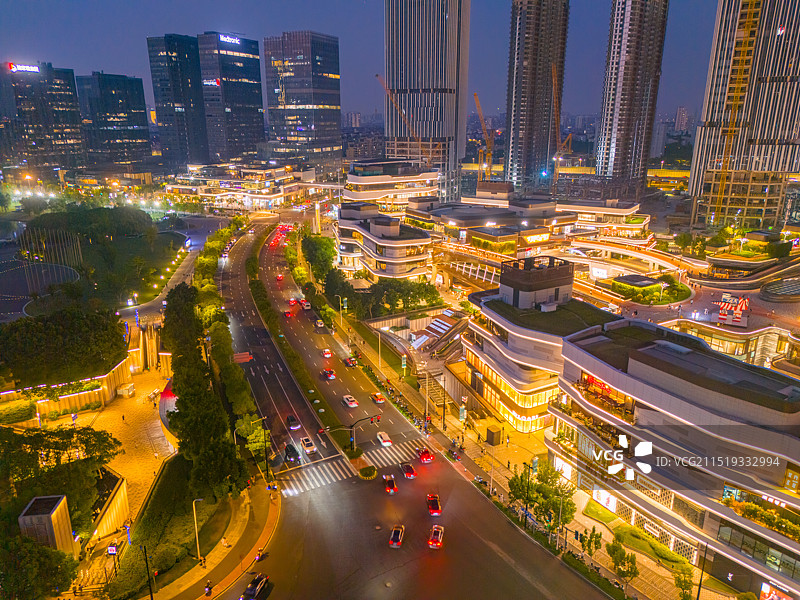 航拍上海浦东新区前滩太古里夜景图片素材