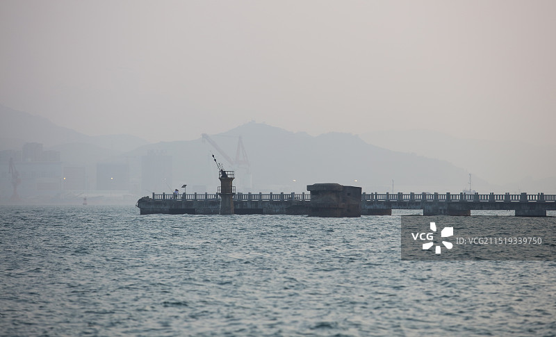 鼓浪屿，海边的栈桥和旧日碉堡图片素材