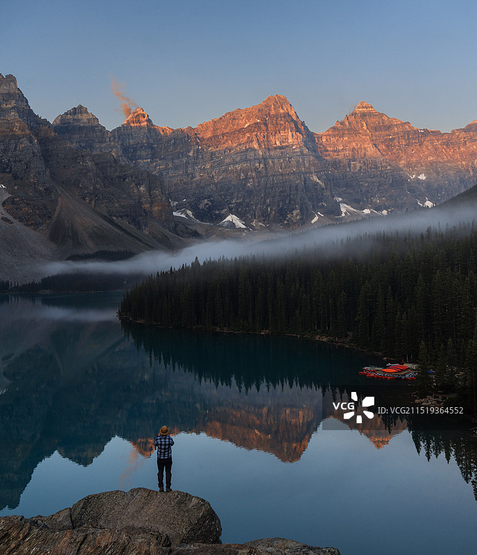 班芙国家公园～梦莲湖日出图片素材