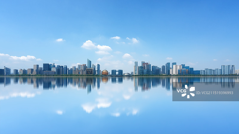 航拍夏日杭州CBD城市全景大画幅图片素材