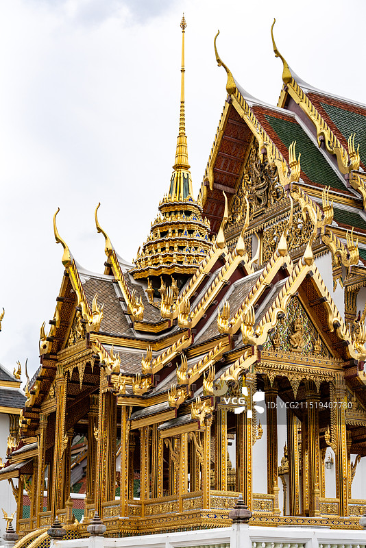 泰国曼谷大皇宫富丽堂皇的皇家建筑图片素材