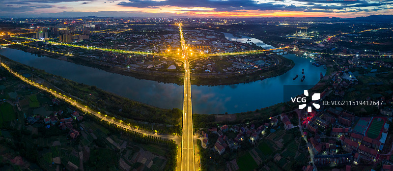 中国湖南省衡阳市珠晖区船山东路与东三环立交桥夜景航拍全景图图片素材