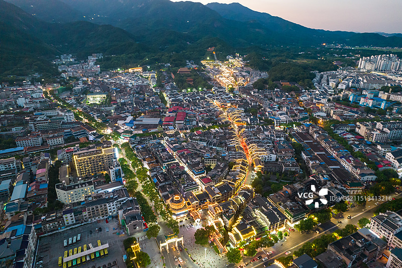 中国湖南省衡阳市南院区南岳古镇夜景航拍图片素材