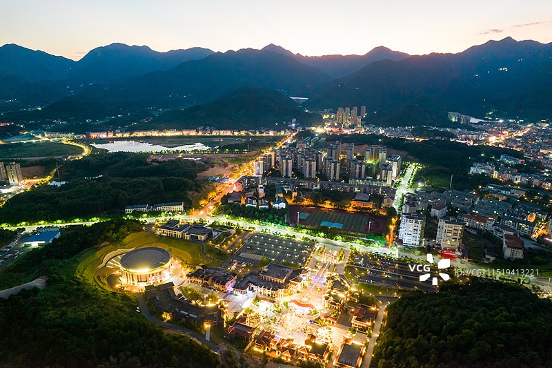 中国湖南省衡阳市南院区南岳古镇夜景航拍图片素材