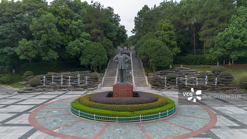 徐特立雕塑图片素材