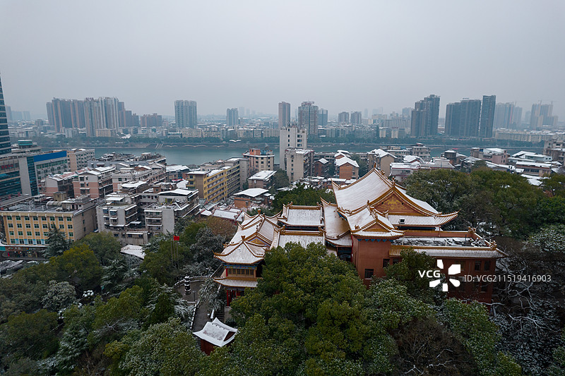 中国湖南省衡阳市雁峰区回雁峰雪景航拍图片素材
