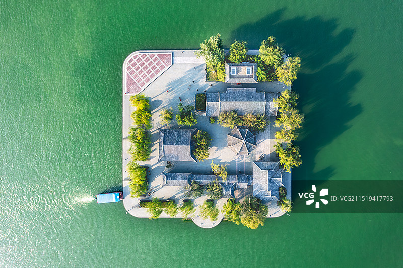 山东省济南市大明湖湖心岛历下亭图片素材