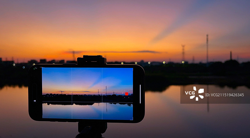 日落时的湖景图片素材