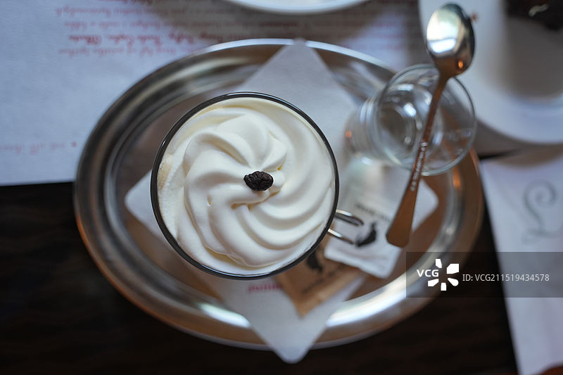 布拉格Cafe Louvre罗浮咖啡馆，爱尔兰咖啡，百年老店，爱因斯坦卡夫卡图片素材